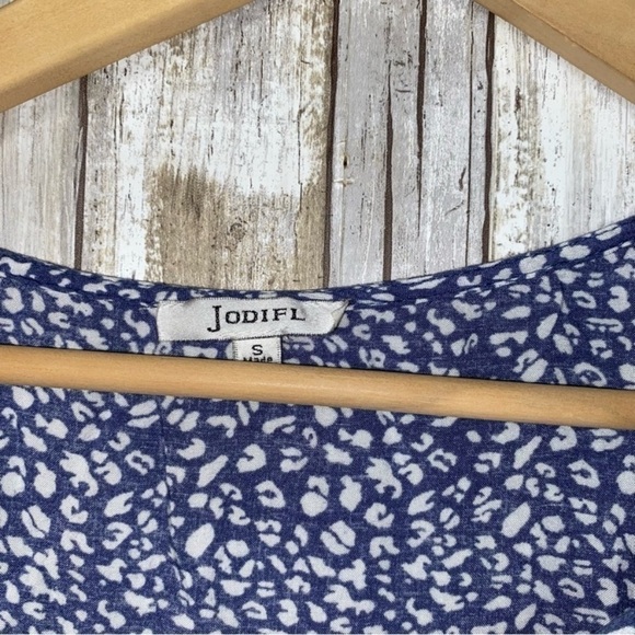 Jodifl Blue Flow Blouse - Picture 4 of 4